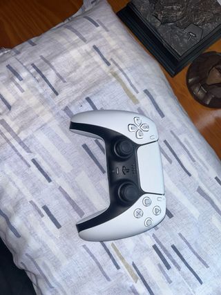 PS5 Digital Edition blanca 1TB + mando NACON