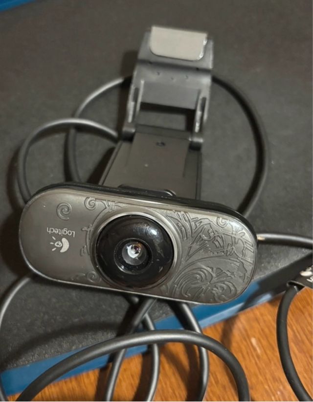 Webcam Logitech,  4 porte USB + tappetino Foster