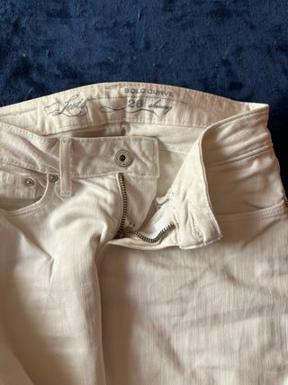 Jeans Levi's blancos