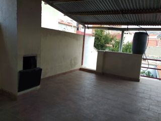 Casa con garaje - ¡Oportunidad!