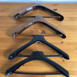 Perchas de plástico - 4uds