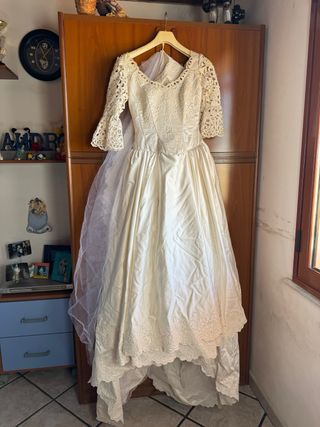 Abito da sposa vintage bianco