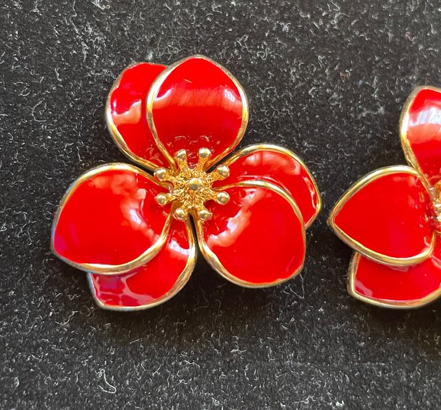 Pendientes flor roja
