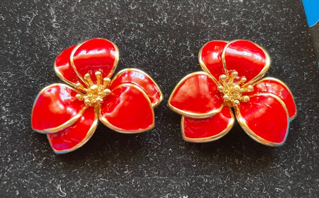 Pendientes flor roja