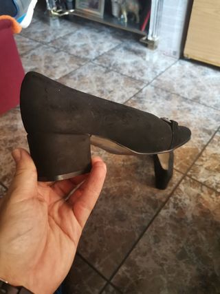 Zapatos negros tacón bajo