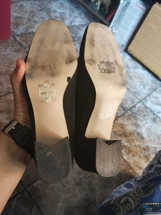 Zapatos negros tacón bajo