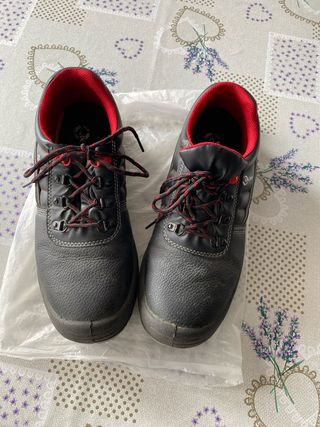 Zapatos seguridad Colima negros y rojos 