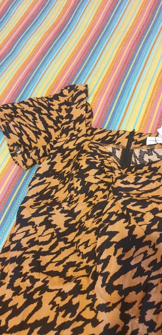 Vestido corto estampado leopardo