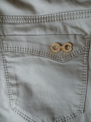 Completo Casual: Pantaloni al ginocchio e Canotta 