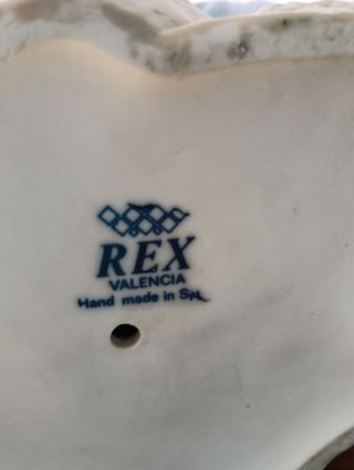 Figura porcelana mujer REX
