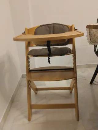 Trona evolutiva Babify madera con cojín bandeja
