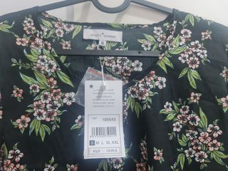 Blusa AMICHI floral - negra, rosa