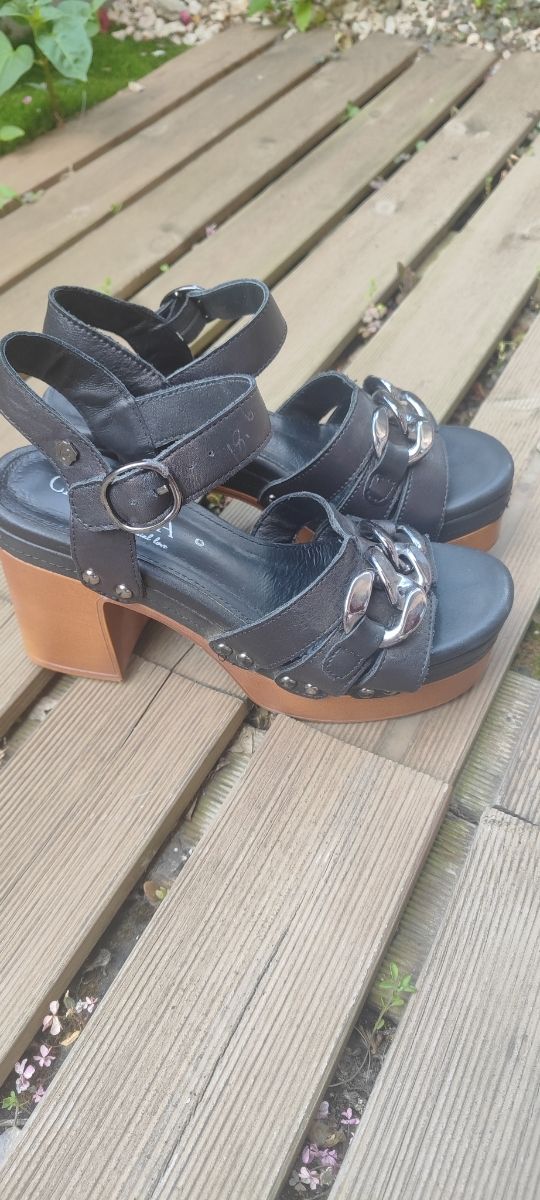 Sandalias plataforma Carmela negras