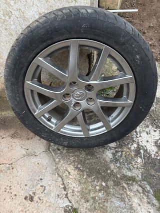 Llanta Toyota Verso 215/55R17