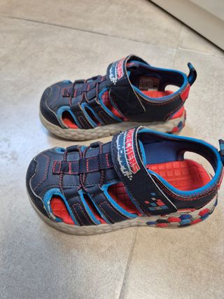 Sandalias Skechers para niño, talla 27.5