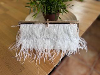 Bolso plumas blanco fiesta