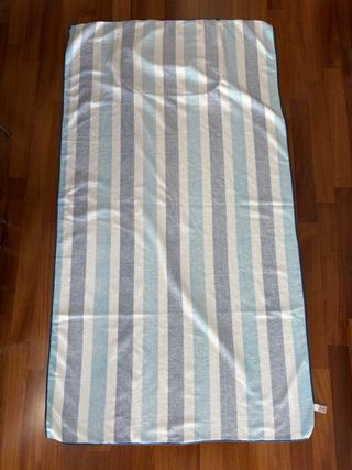 Telo mare Carpisa a righe blu e bianco