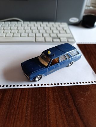 Lote de vehículos a escala 1:43