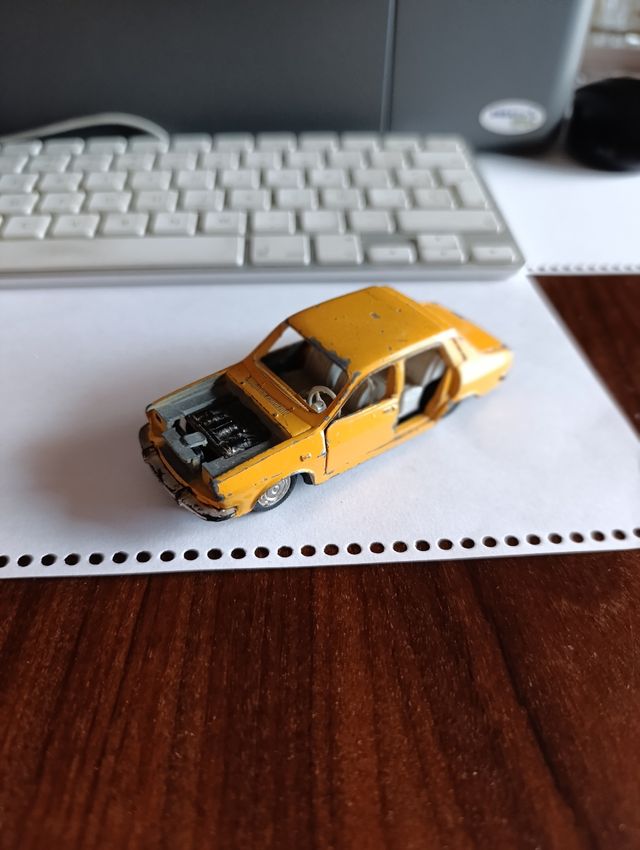 Lote de vehículos a escala 1:43