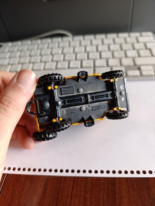 Lote de vehículos a escala 1:43