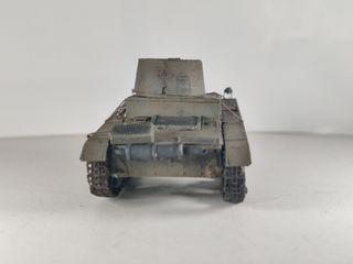 Maqueta de tanque Vickers Mark E de UM escala 1/72