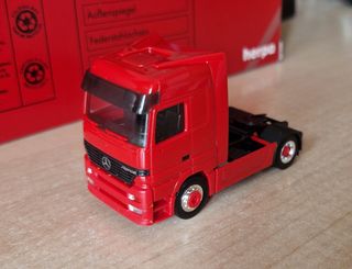 Modellino camion Mercedes Herpa 1:87