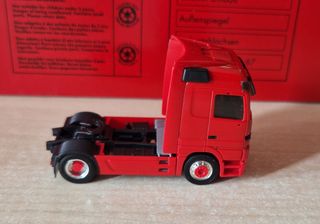 Modellino camion Mercedes Herpa 1:87