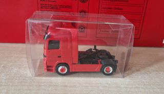 Modellino camion Mercedes Herpa 1:87