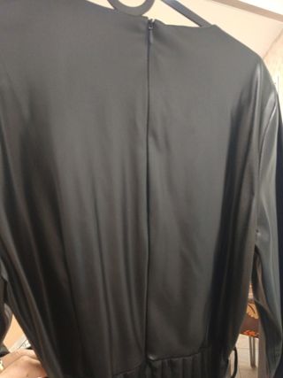 Vestido Zara piel negro MIDI plisado talla 5