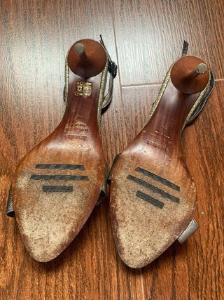 Sandalias Lesilla doradas