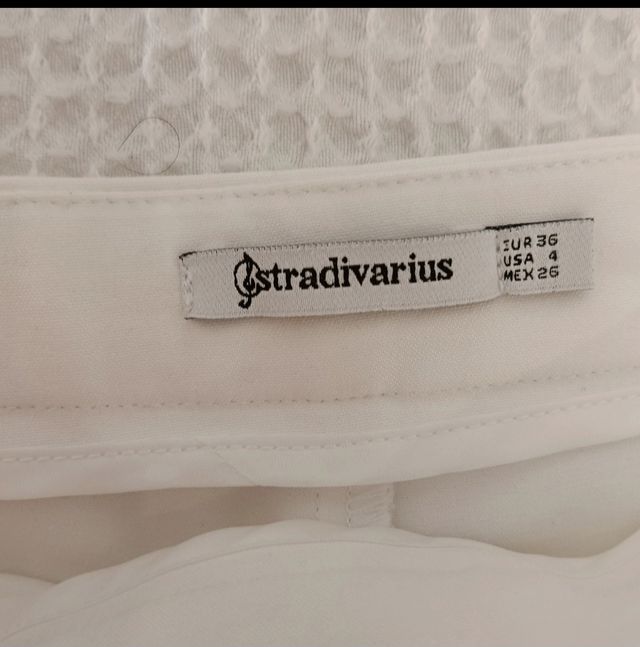 Pantalones blancos pitillo