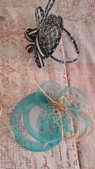 Tocados para mujer: 4 piezas, 8 euros unidad.