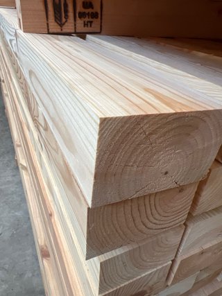 Listones madera pulidos
