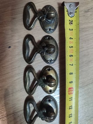 4 Tiradores antiguos dorados