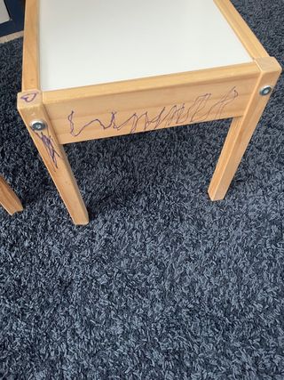 Mesa infantil LÄTT + 2 sillas - blanco/pino