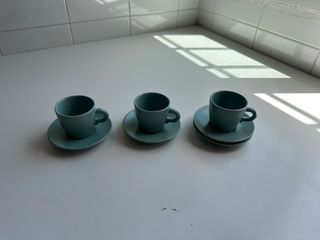 Dos juegos de tazas de café de Ikea. Muy poco uso.