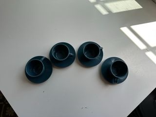 Dos juegos de tazas de café de Ikea. Muy poco uso.