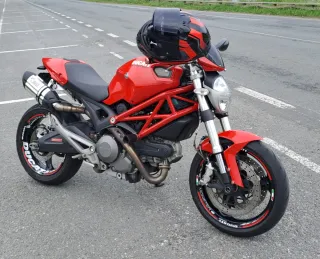 Ducati monster 696