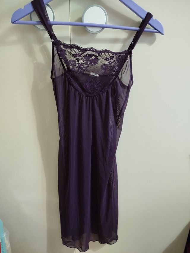 Lingerie viola in pizzo