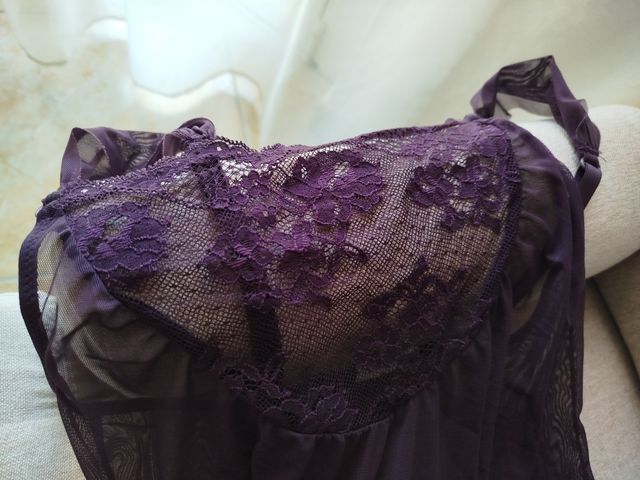 Lingerie viola in pizzo