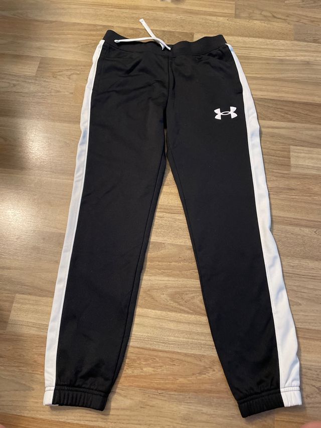 Pantalones Under Armour niño