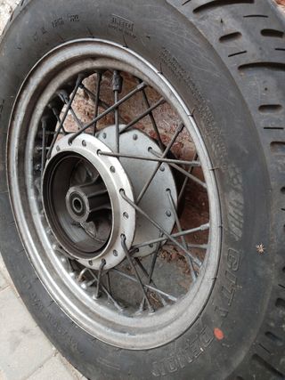 Llanta con neumático NUEVO Yamaha Virago 250