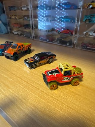 Hot Wheels: Jeep, Ford, auto d'epoca