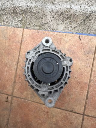 Alternador Denso - YM13117340 grupo vag