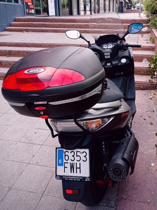 Kymco Xciting 500i: Scooter en perfecto estado