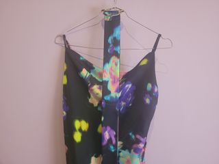 Vestido negro con topos difuminados