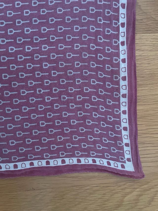 Pañuelo Guy Laroche - Púrpura y Blanco