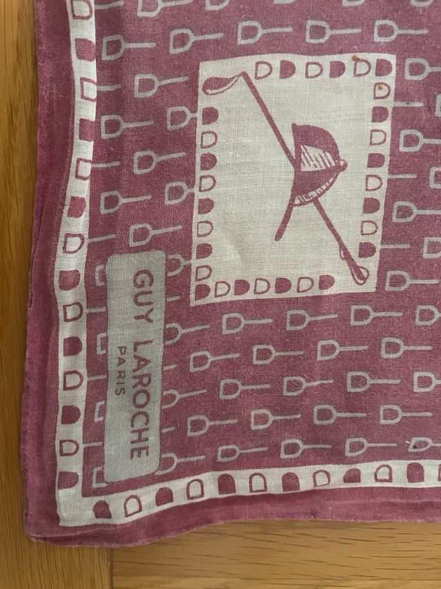 Pañuelo Guy Laroche - Púrpura y Blanco