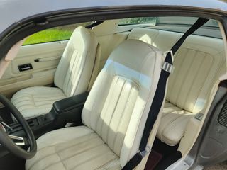 Pontiac  firebird  1977