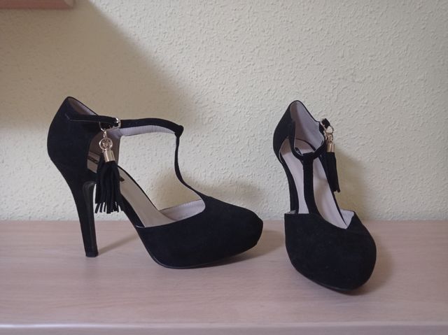 Tacones de aguja negros 37